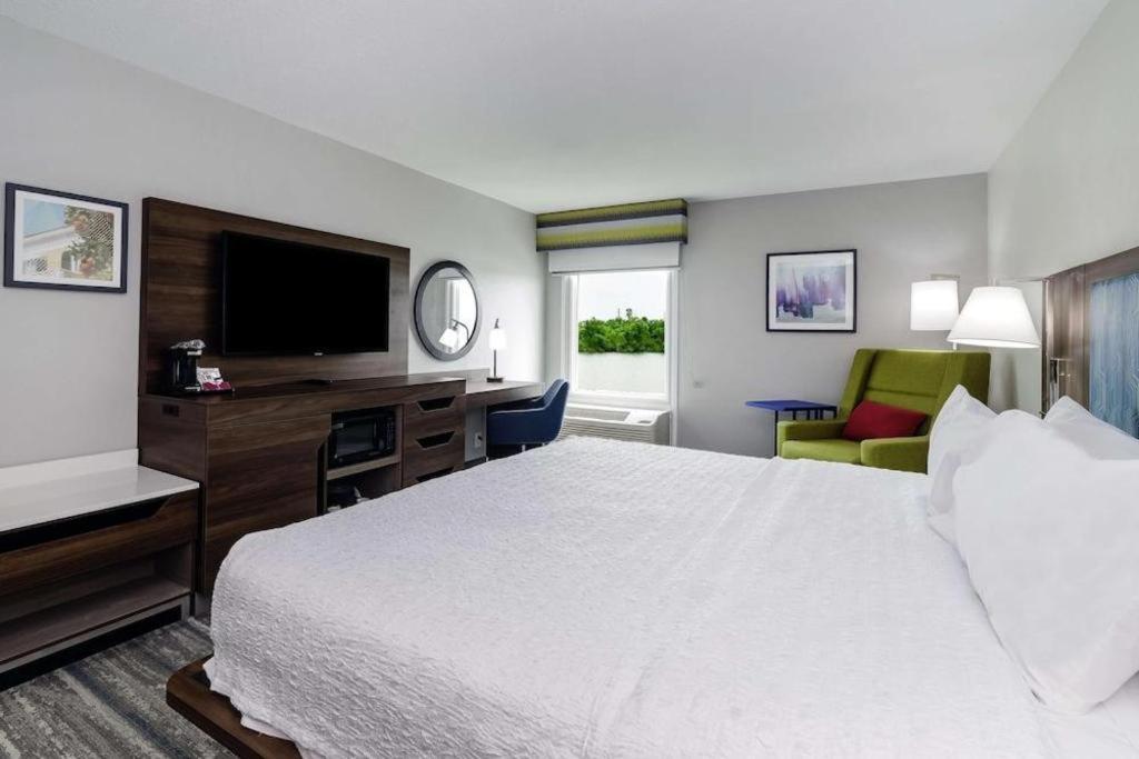 Holiday Inn Express Hotel & Suites Port Charlotte Exterior foto