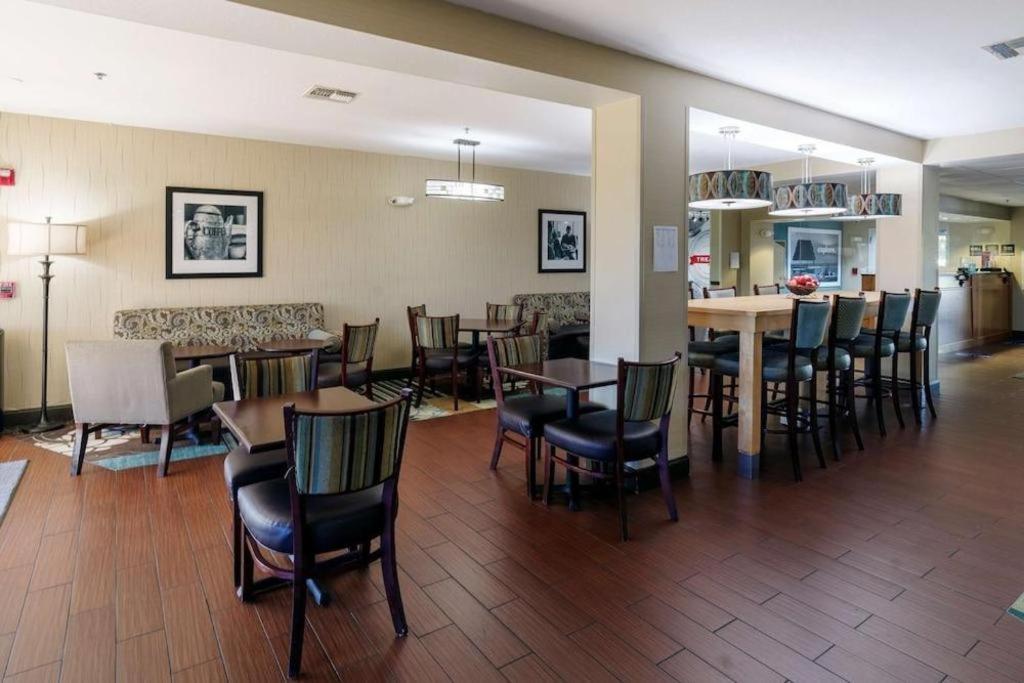 Holiday Inn Express Hotel & Suites Port Charlotte Exterior foto